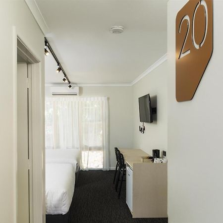 Nightcap At Balaclava Hotel Cairns Exterior foto