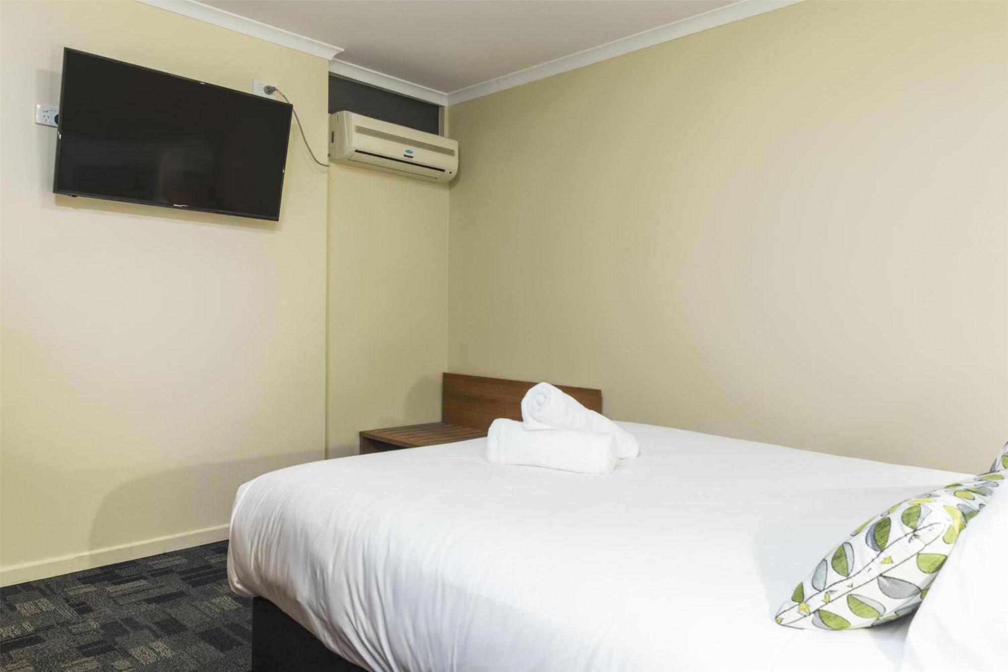 Nightcap At Balaclava Hotel Cairns Exterior foto