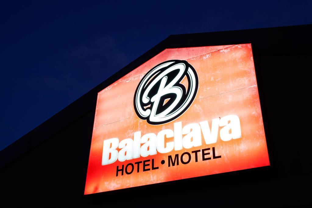 Nightcap At Balaclava Hotel Cairns Exterior foto
