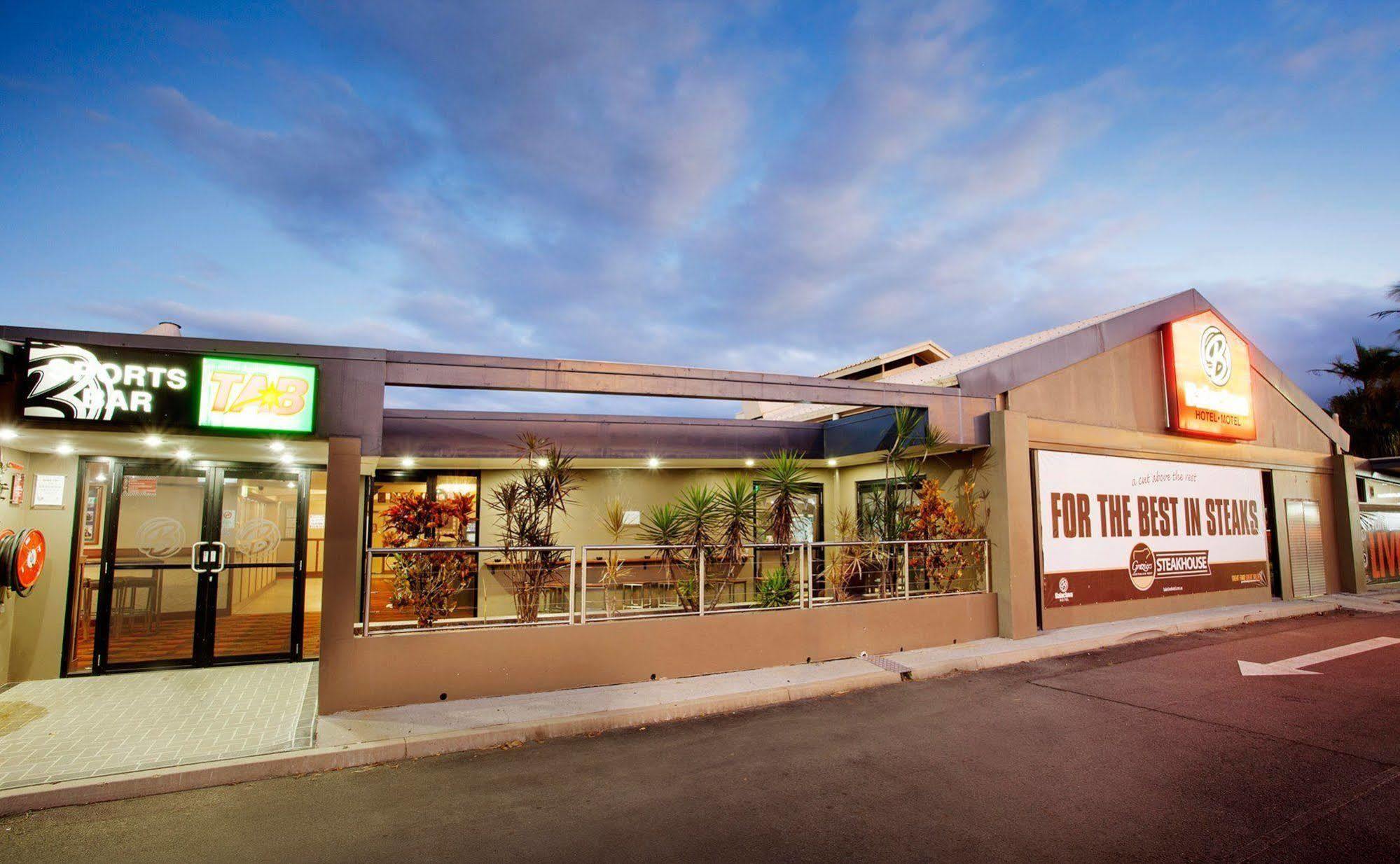 Nightcap At Balaclava Hotel Cairns Exterior foto